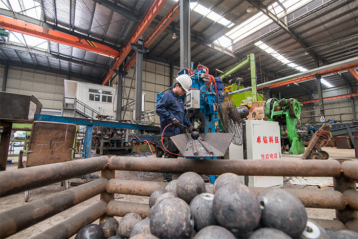 萧县网架配件-螺栓球加工车间